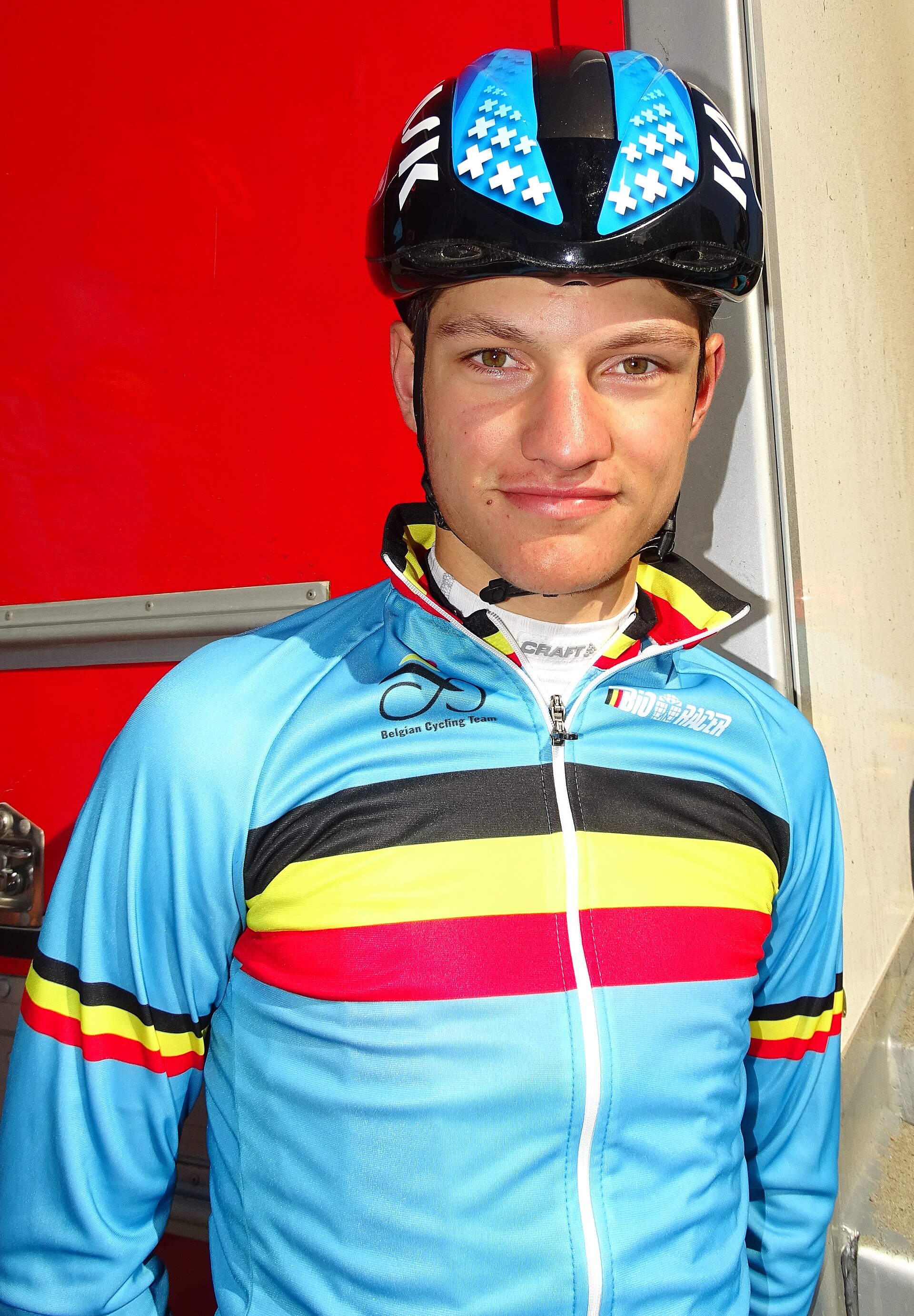 Imagem de referência de Brent Van Moer, descrito nos dados abertos como ciclista belga