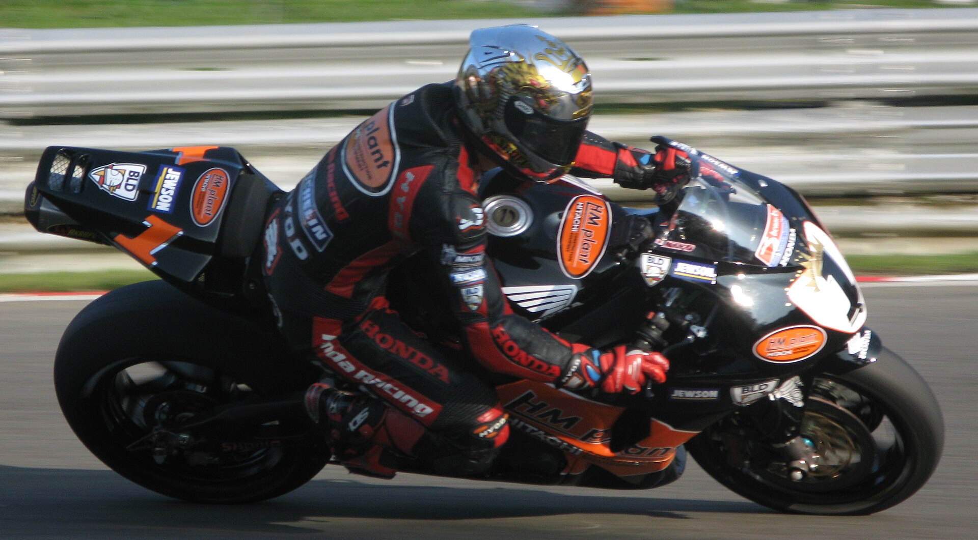 Imagem de referência de Ryuichi Kiyonari, descrito nos dados abertos como motociclista japonês