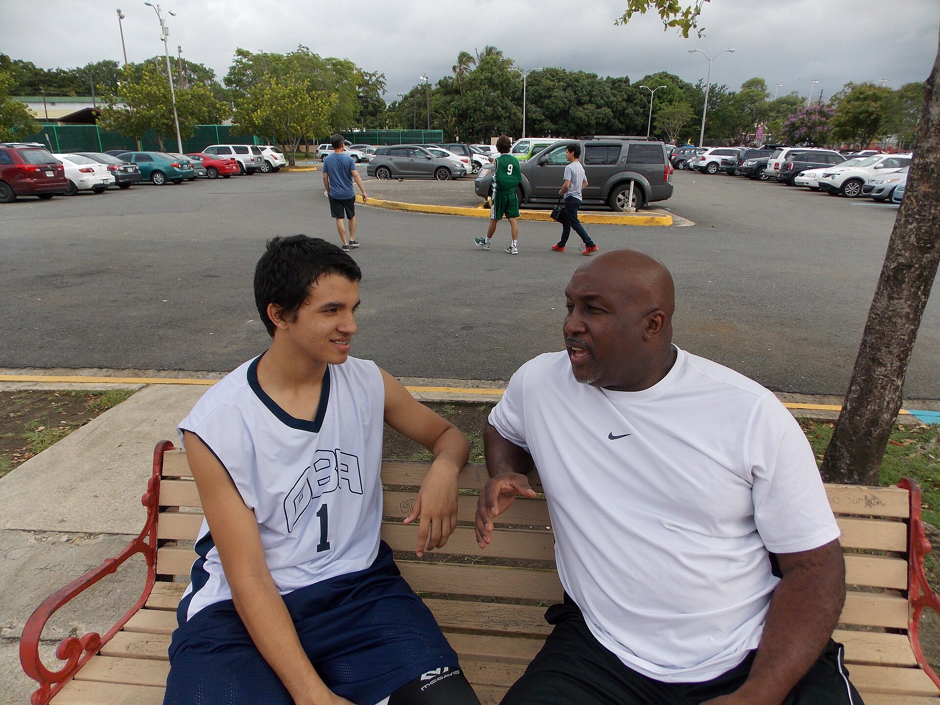 Imagem de referência de Butch Lee, descrito nos dados abertos como basquetebolista estadunidense