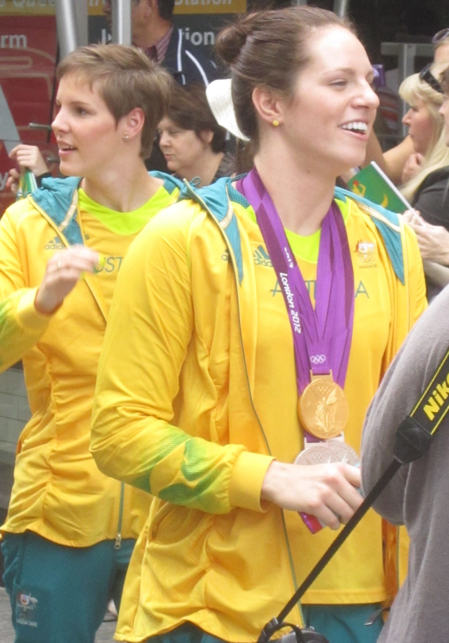 Imagem de referência de Emily Seebohm, descrito nos dados abertos como nadadora australiana