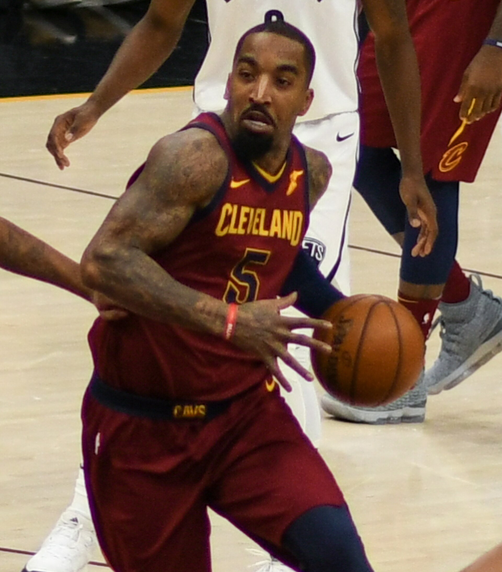 Imagem de referência de J. R. Smith, descrito nos dados abertos como basquetebolista estadunidense