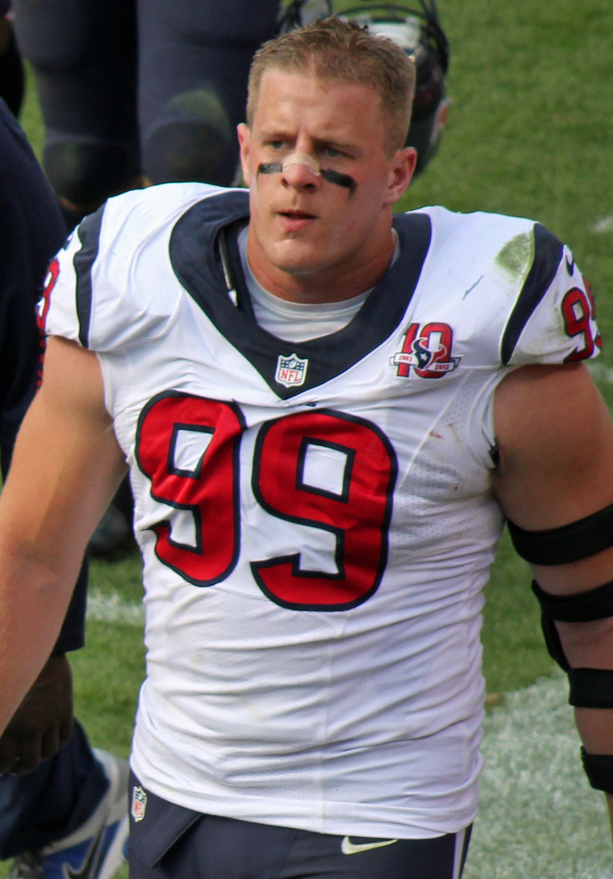 Imagem de referência de J. J. Watt, descrito nos dados abertos como jogador de futebol americano dos Estados Unidos