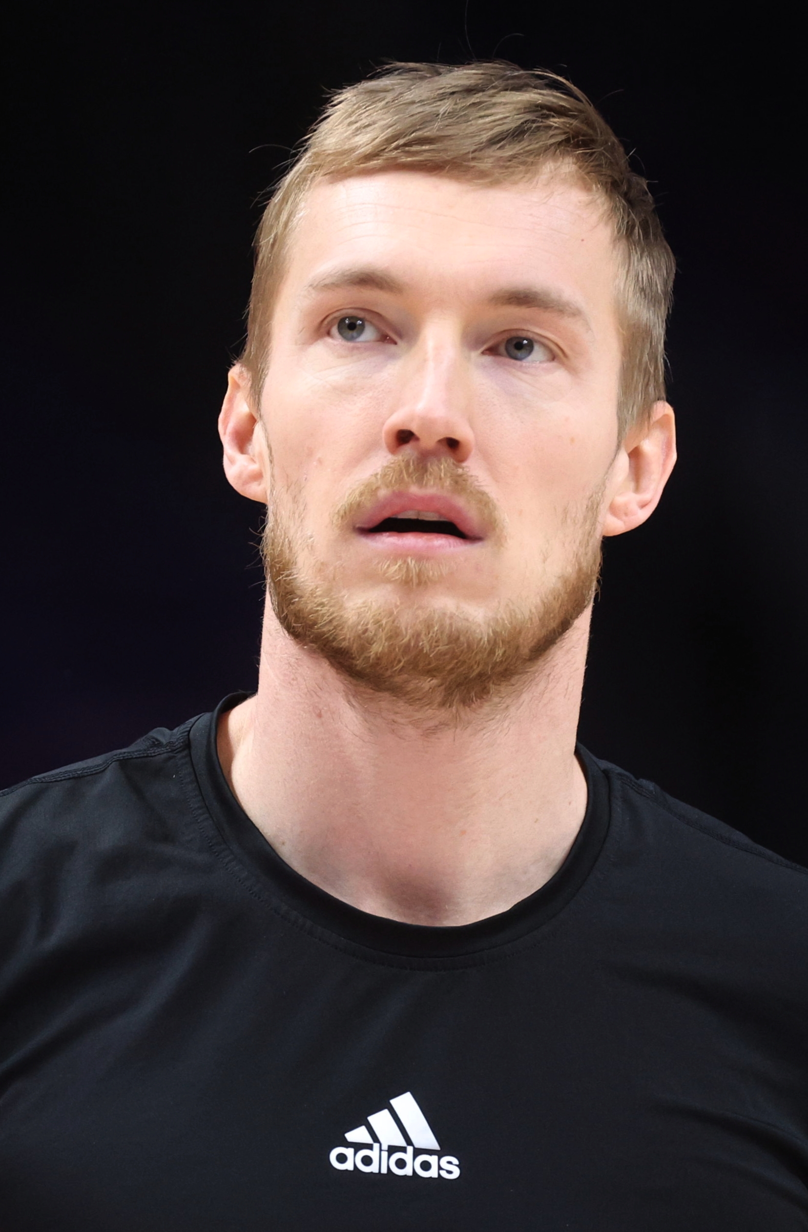 Imagem de referência de Niels Giffey, descrito nos dados abertos como jogador de basquete alemão