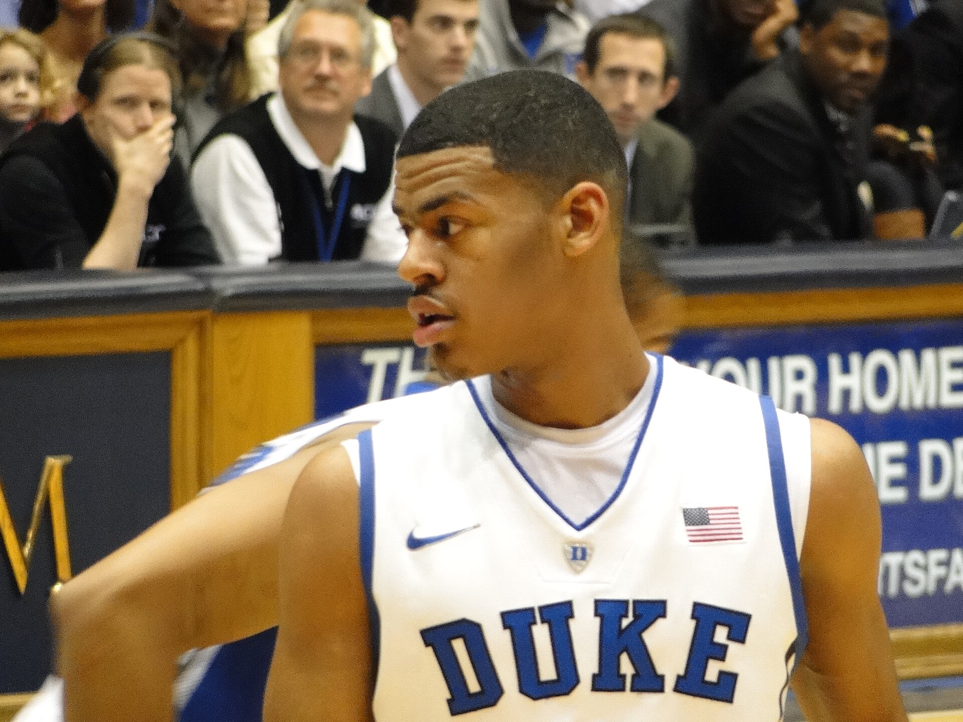 Imagem de referência de Quinn Cook, descrito nos dados abertos como basquetebolista estadunidense