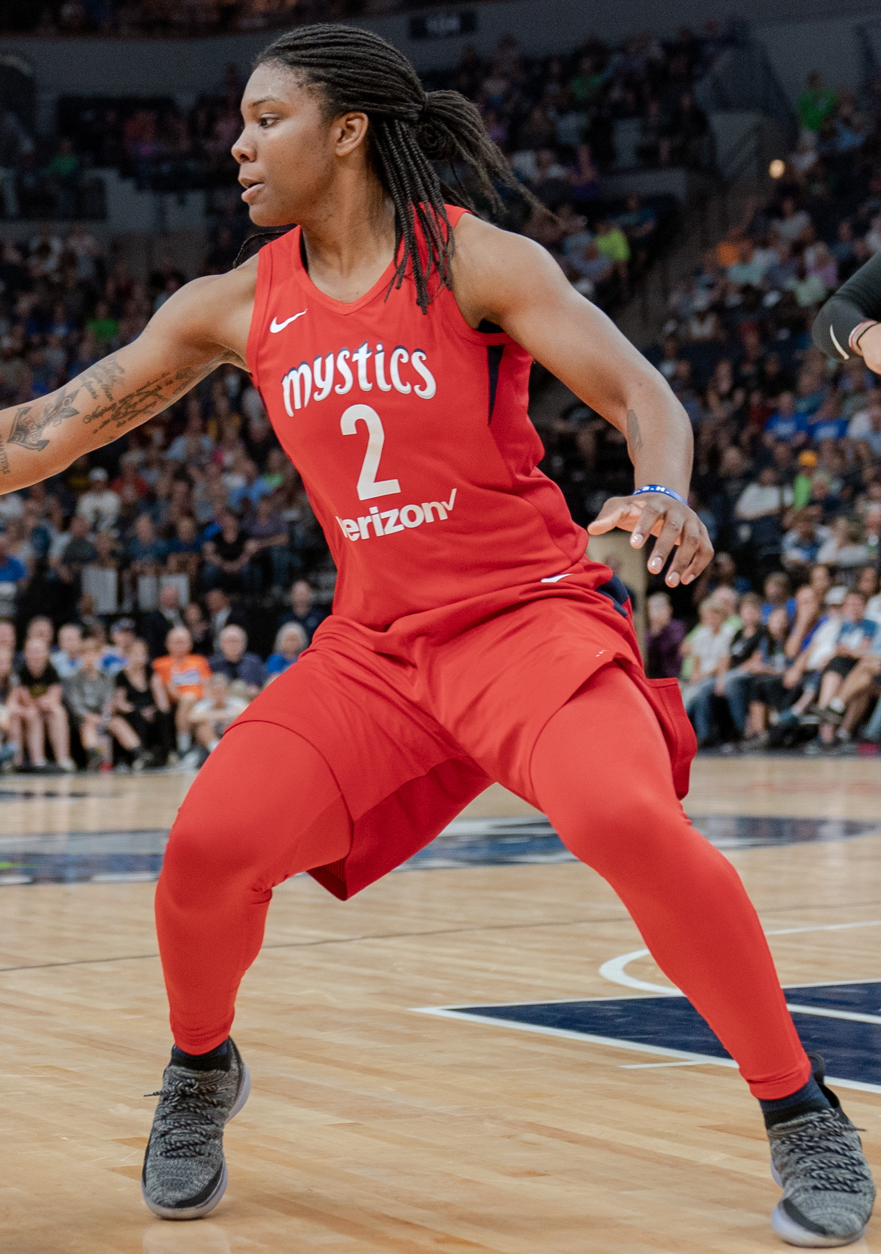Imagem de referência de Myisha Hines-Allen, descrito nos dados abertos como jogadora de basquetebol norte-americana
