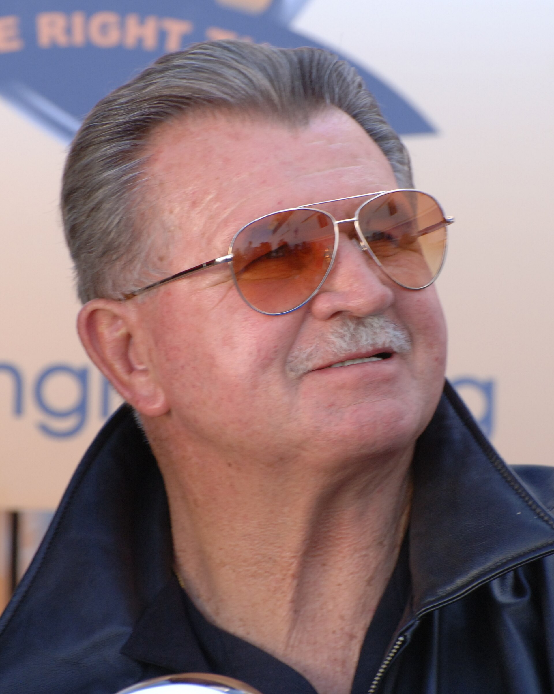 Imagem de referência de Mike Ditka, descrito nos dados abertos como jogador de beisebol americano