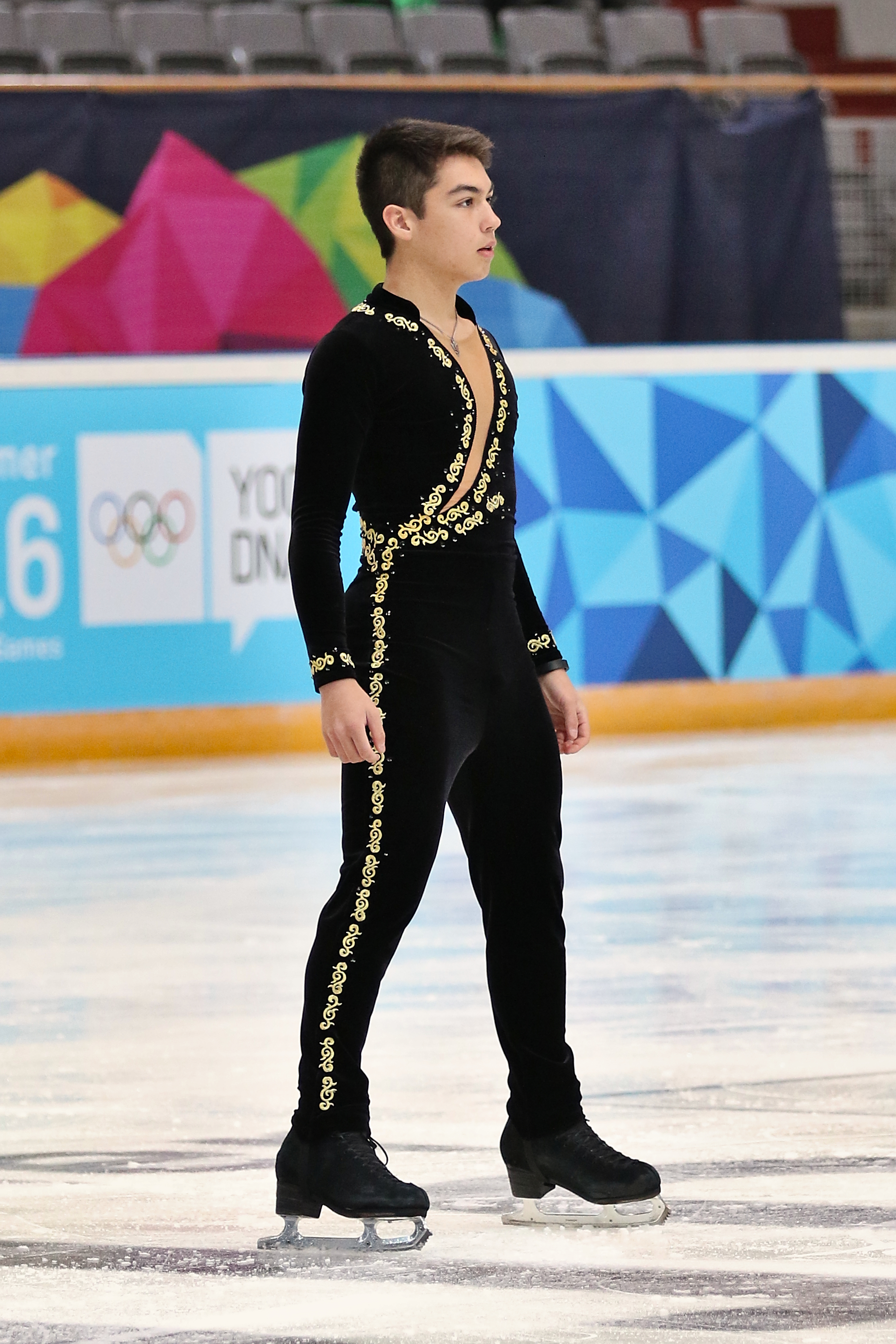 Imagem de referência de Camden Pulkinen, descrito nos dados abertos como patinador artístico sobre gelo norte-americano