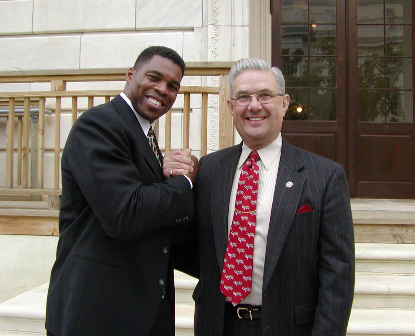 Imagem de referência de Herschel Walker, descrito nos dados abertos como jogador de futebol americano dos Estados Unidos