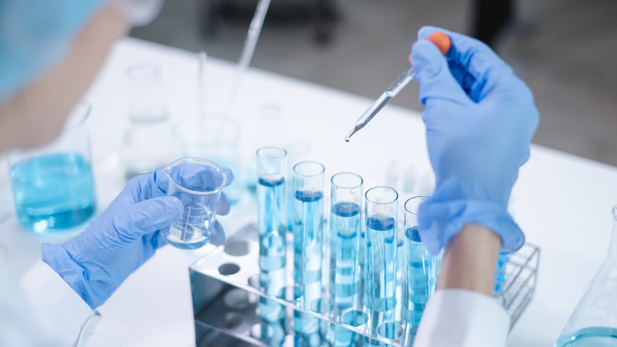 Pesquisadora de laboratório na Rússia morre após suspeita de infecção por peste
