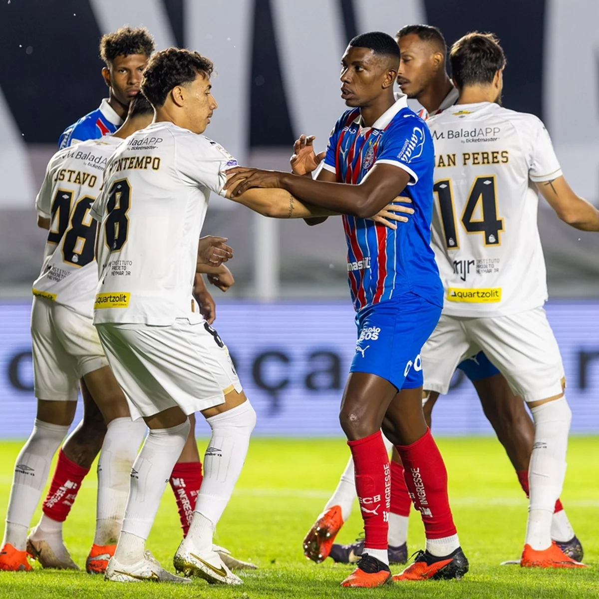 Brasileirão: com expulsão de Neymar e gol no fim, Santos e Bahia empatam