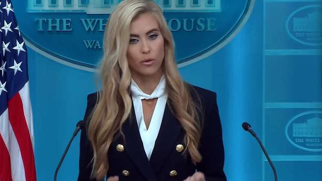 Nova secretária de imprensa de Trump é demitida após 5 dias no cargo, diz jornal