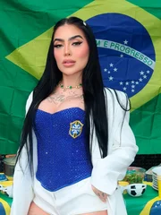 Rapper Ebony detona MC Mirella: "Uma piranha"