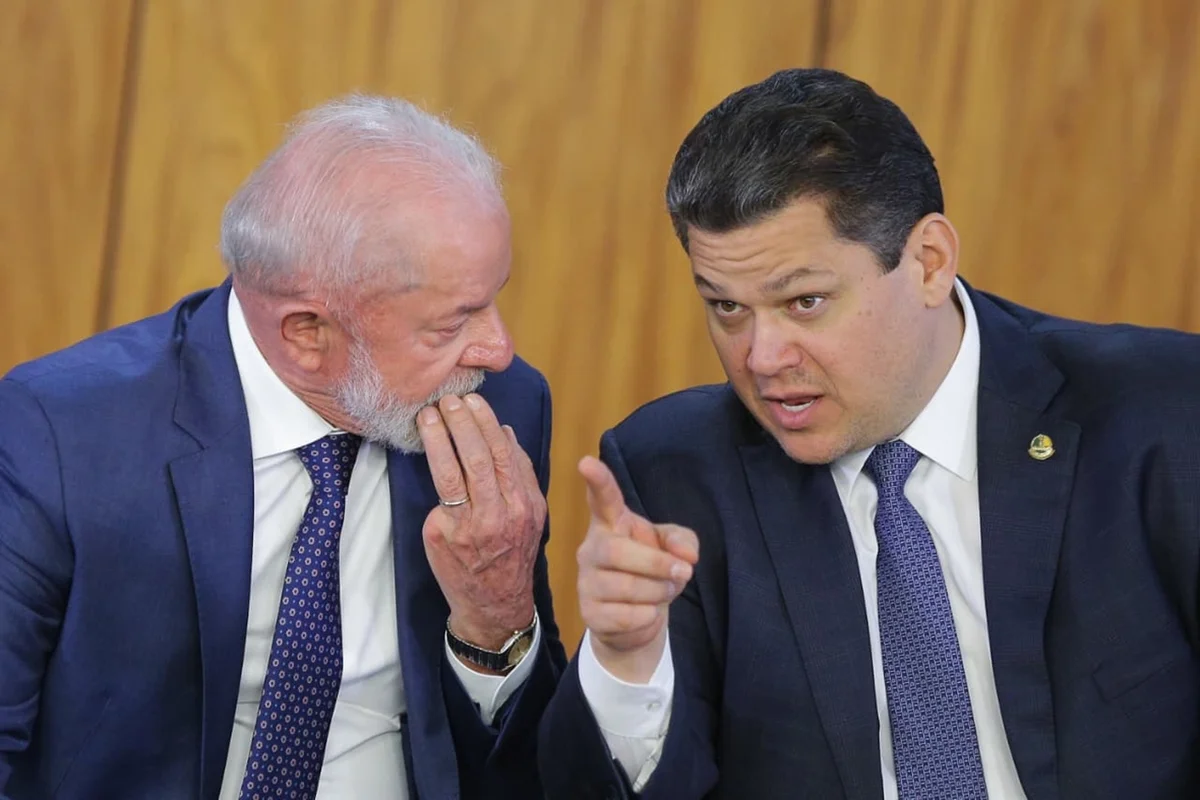 Alcolumbre diz ter assinaturas para acelerar 6x1 e indica votar tudo na 4ª