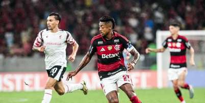 Times voltam a se enfrentar na competi&ccedil;&atilde;o depois de um ano &ndash; Foto: Gilvan de Souza/Flamengo - Legenda: Flamengo e Estudiantes medem for&ccedil;as por uma vaga na final da Libertadores / Jogada10