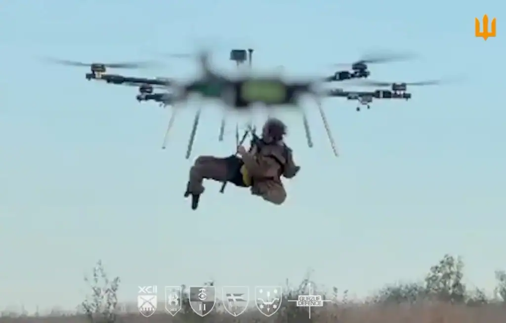 Como drones de combate estão virando cargueiros e ambulâncias aéreas