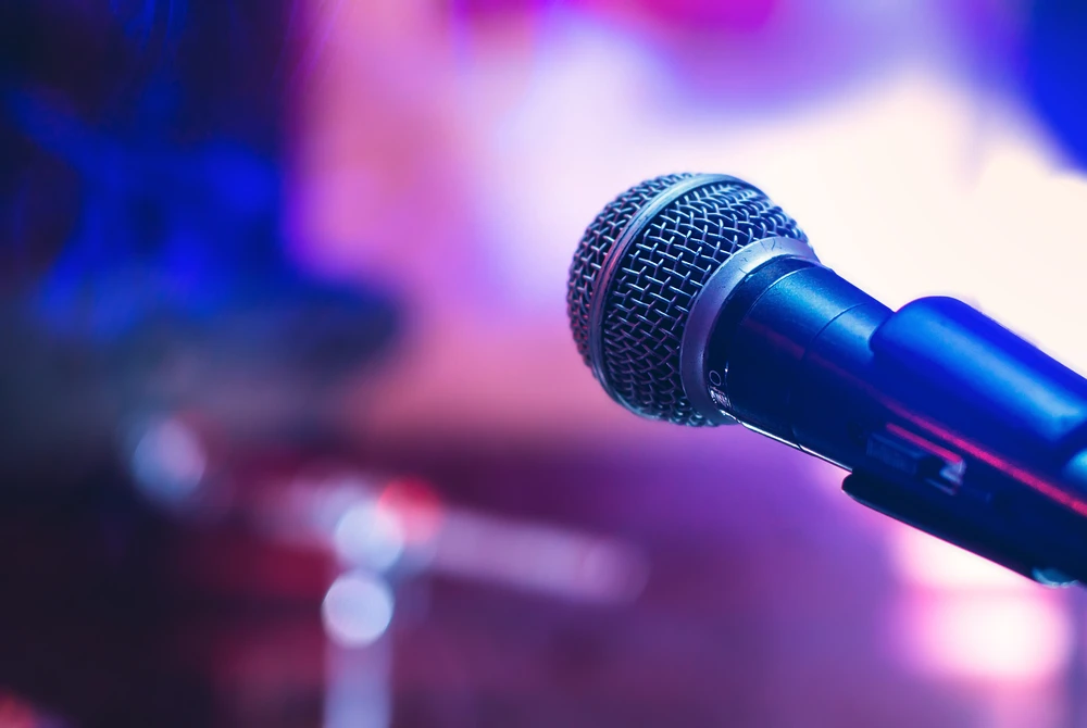 O corredor de trilhas saudita Nasser Hakami estabelece recorde do Golfo após quarta final no UTMB