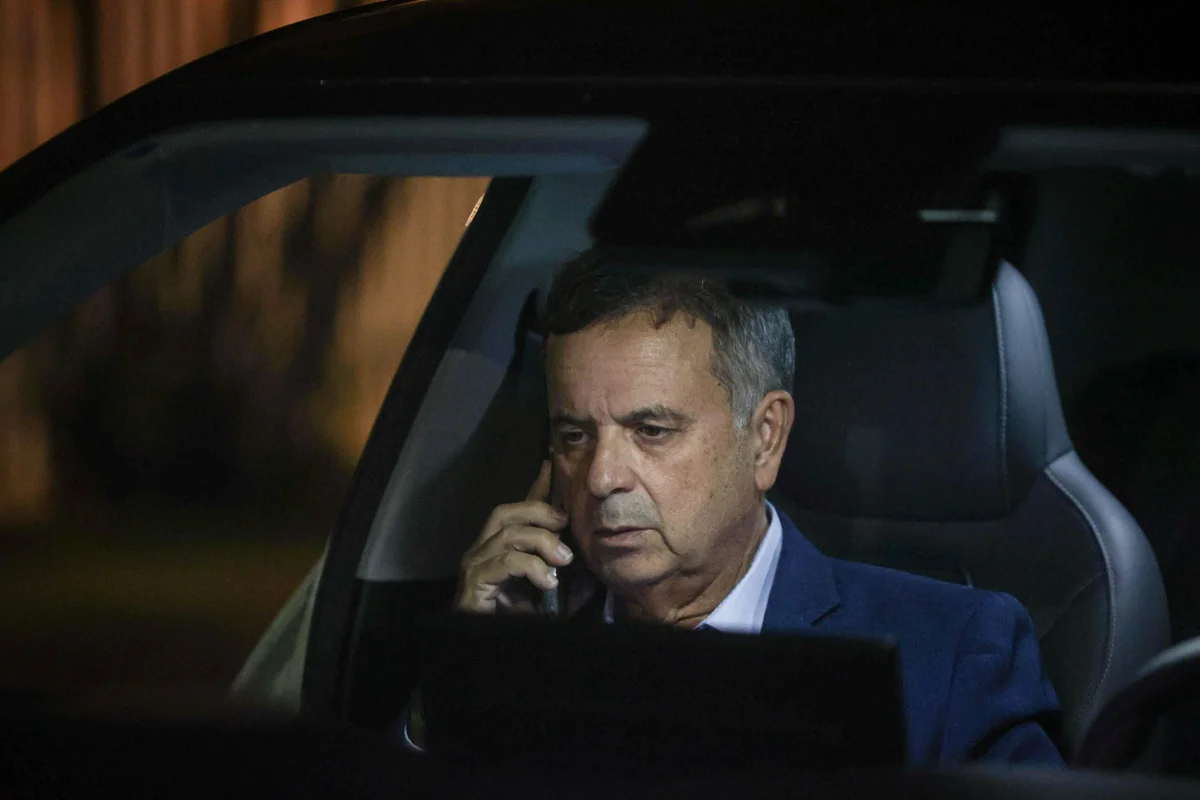 Campanha de Flávio Bolsonaro diz ter procurado apoio de Augusto Cury