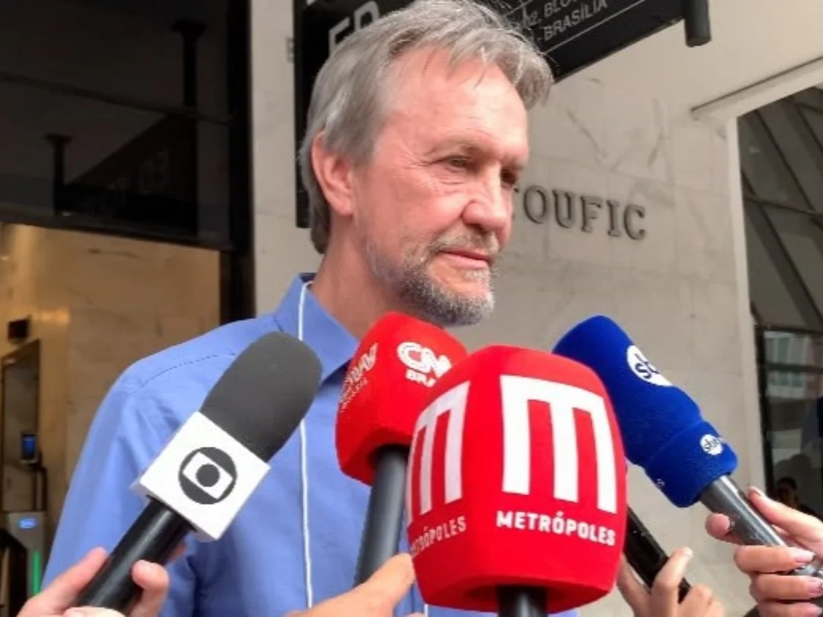 Líder do PT diz que Lula deve ir a debates, e cobra mobilização de aliados