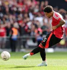 Sem clube após deixar o Manchester United, Sancho é visto como opção para reforçar as pontas - Foto: Jacob Kupferman/Getty Images / Jogada10