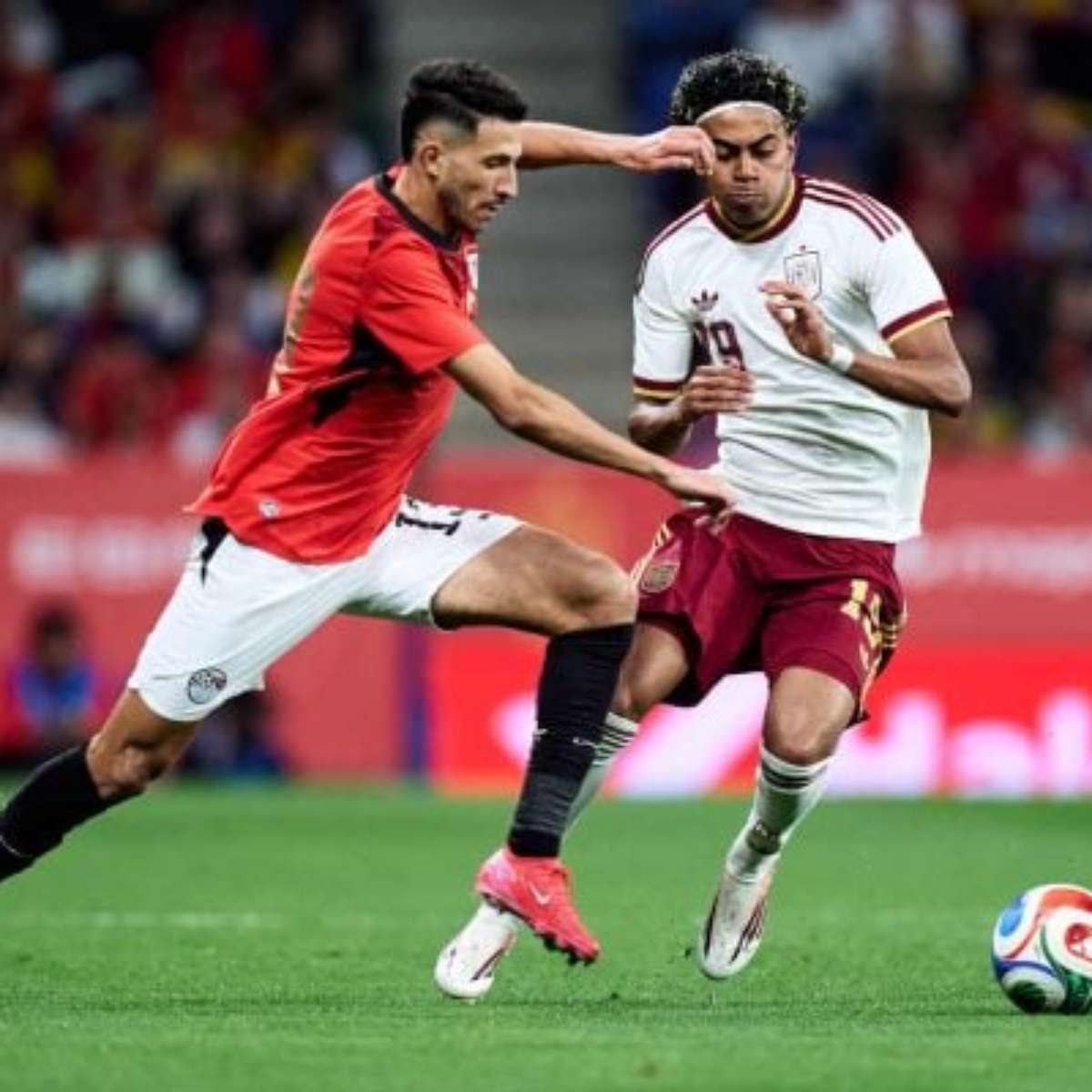 Fifa pune Espanha por cânticos xenofóbicos contra seleção do Egito