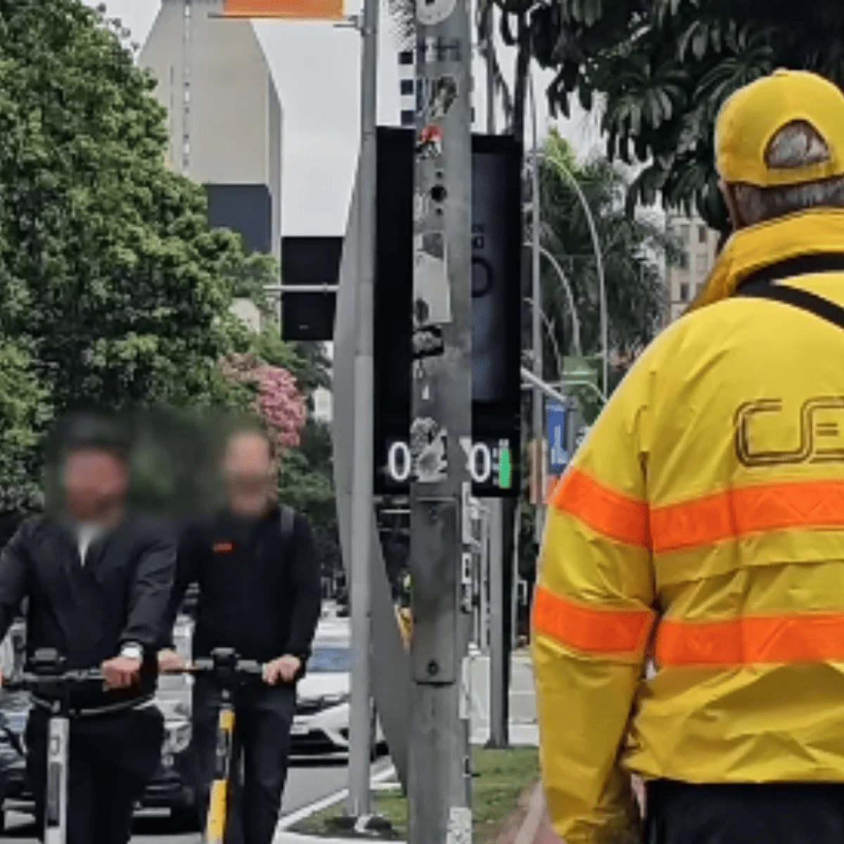 Faria Lima: CET multa motoboy por "agressividade" no trânsito de bicicleta