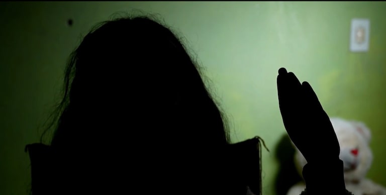 Criança faz sinal universal de pedido de socorro e homem é preso por tentativa de estupro no PR