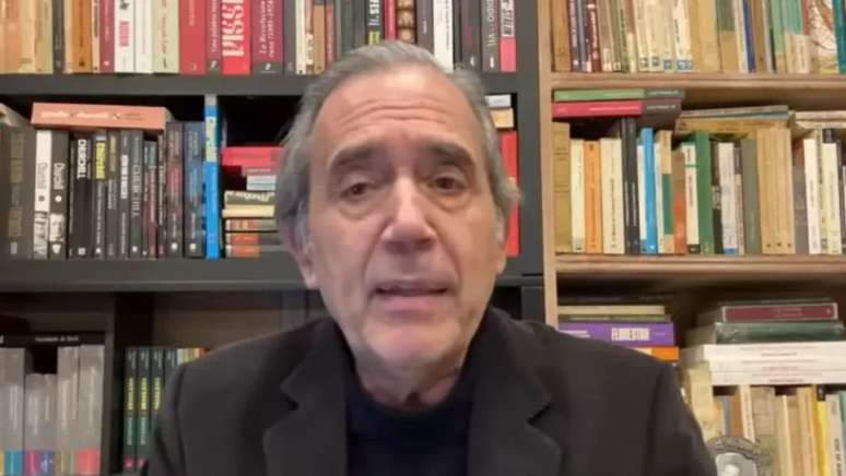 Comentarista político Marco Antonio Villa é considerado foragido por dívida de pensão alimentícia, diz TV