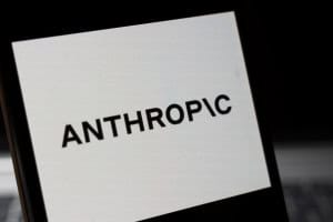 Nova IA da Anthropic prepara relatórios, monitora e-mails e navega na web