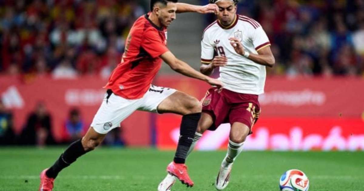 Fifa pune Espanha por cânticos xenofóbicos contra seleção do Egito