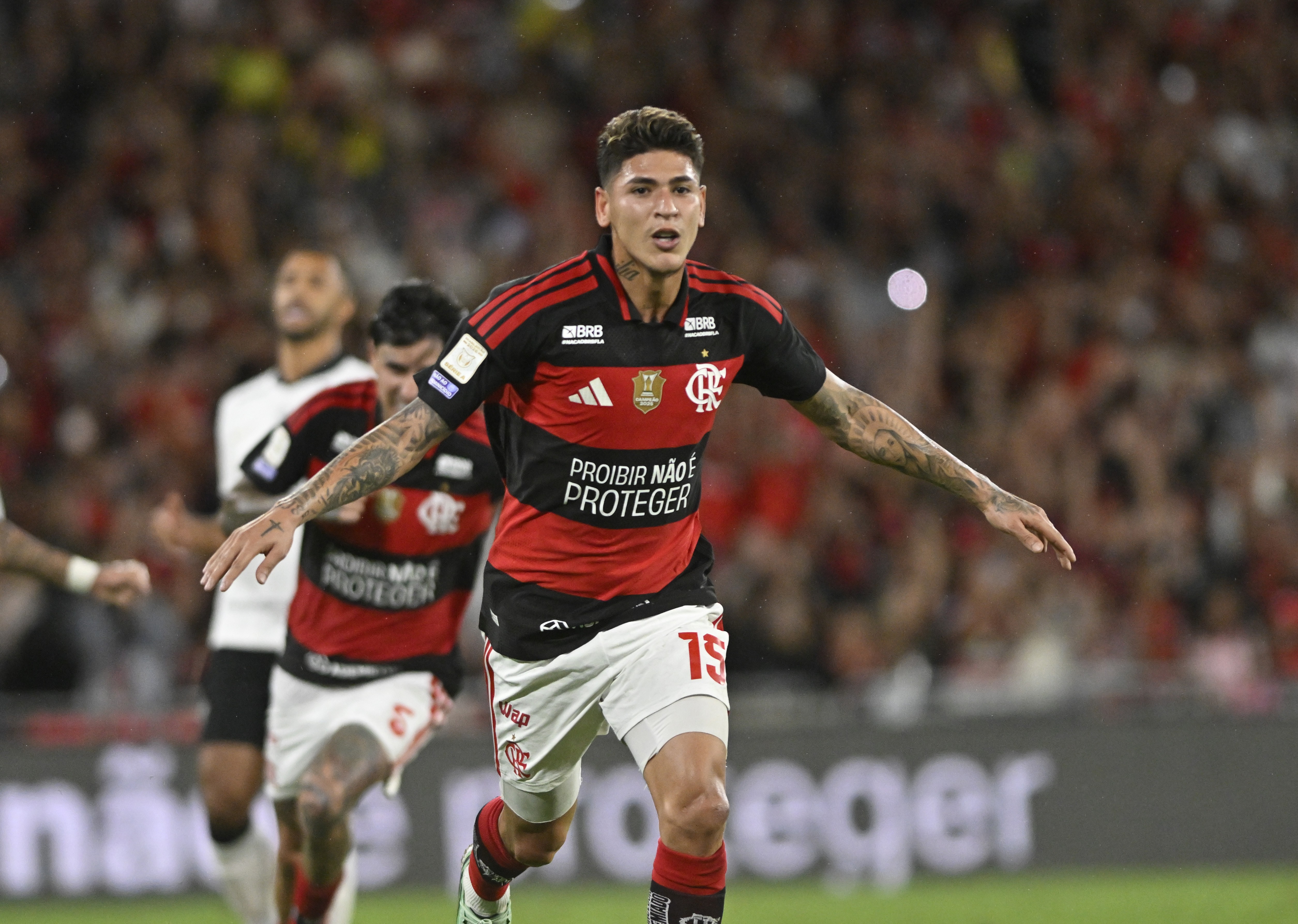 Chances: Flamengo vai a 67% de título, contra 33% do Palmeiras; Inter tem 62% de permanência