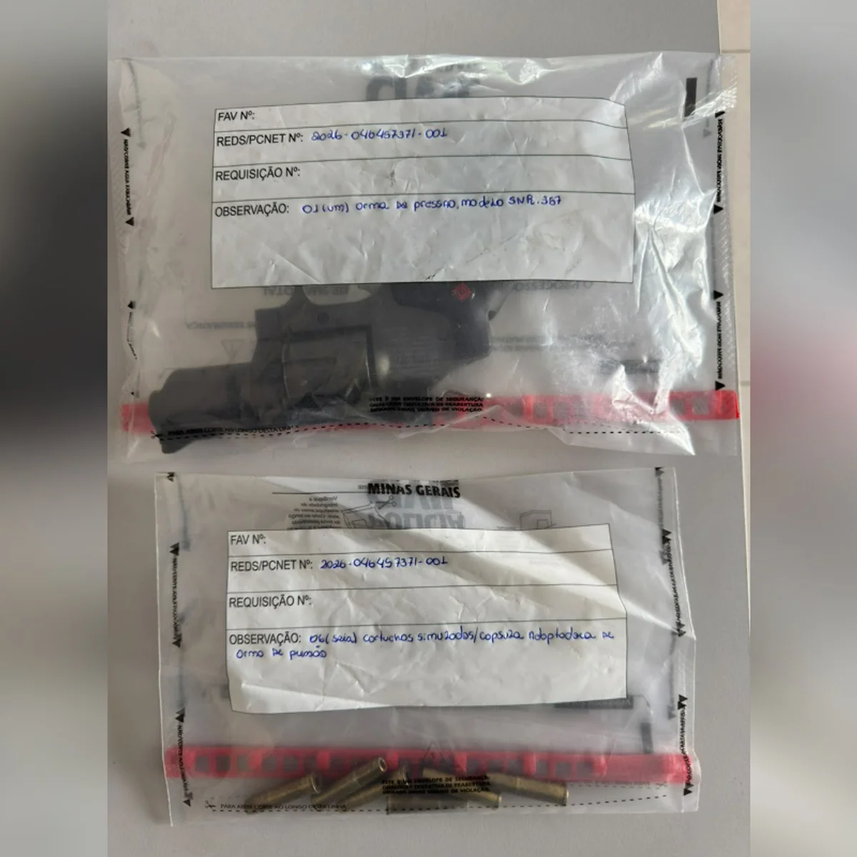 MG: homem é preso após acorrentar-se em banco para negociar dívida