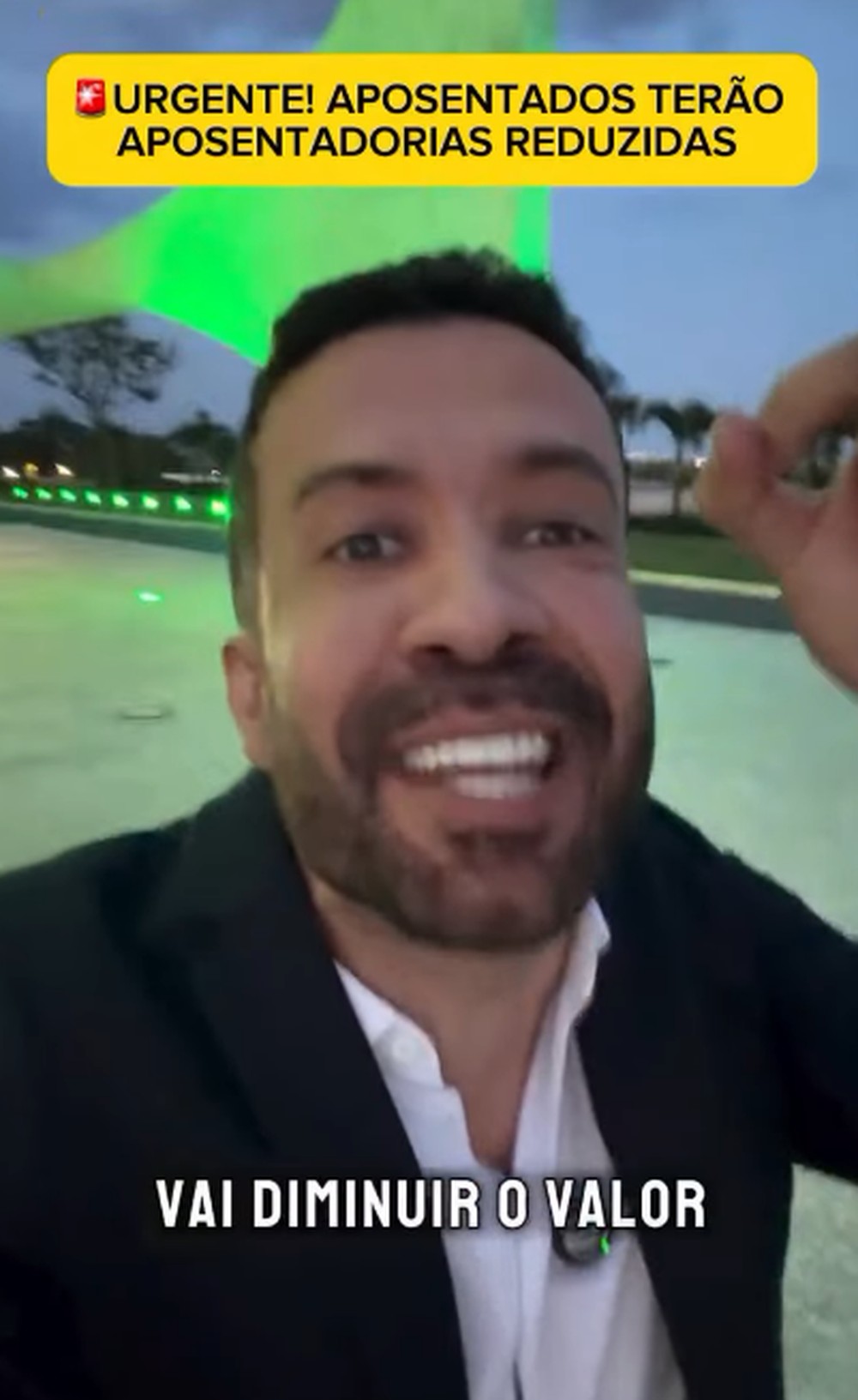 Em vídeo publicado nas suas redes sociais, e já apagado, Janones afirmou qe Flávio reduziria valor das aposentadorias — Foto: Reprodução
