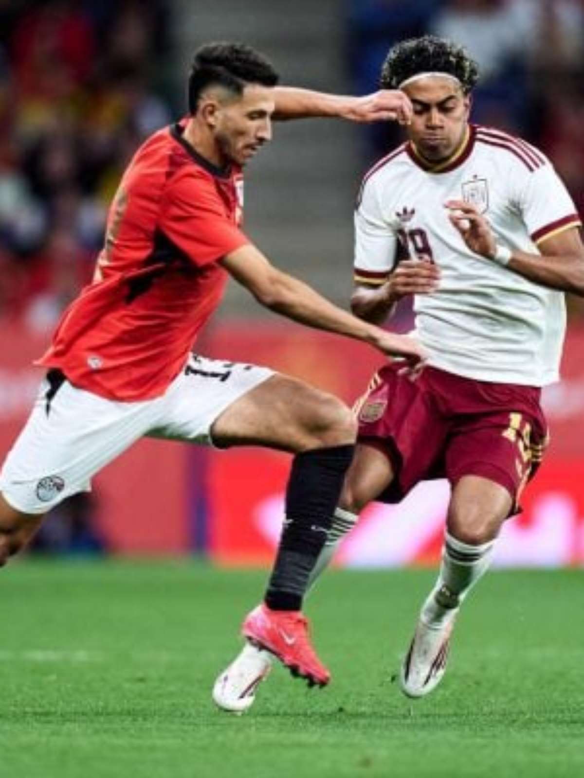 Fifa pune Espanha por cânticos xenofóbicos contra seleção do Egito