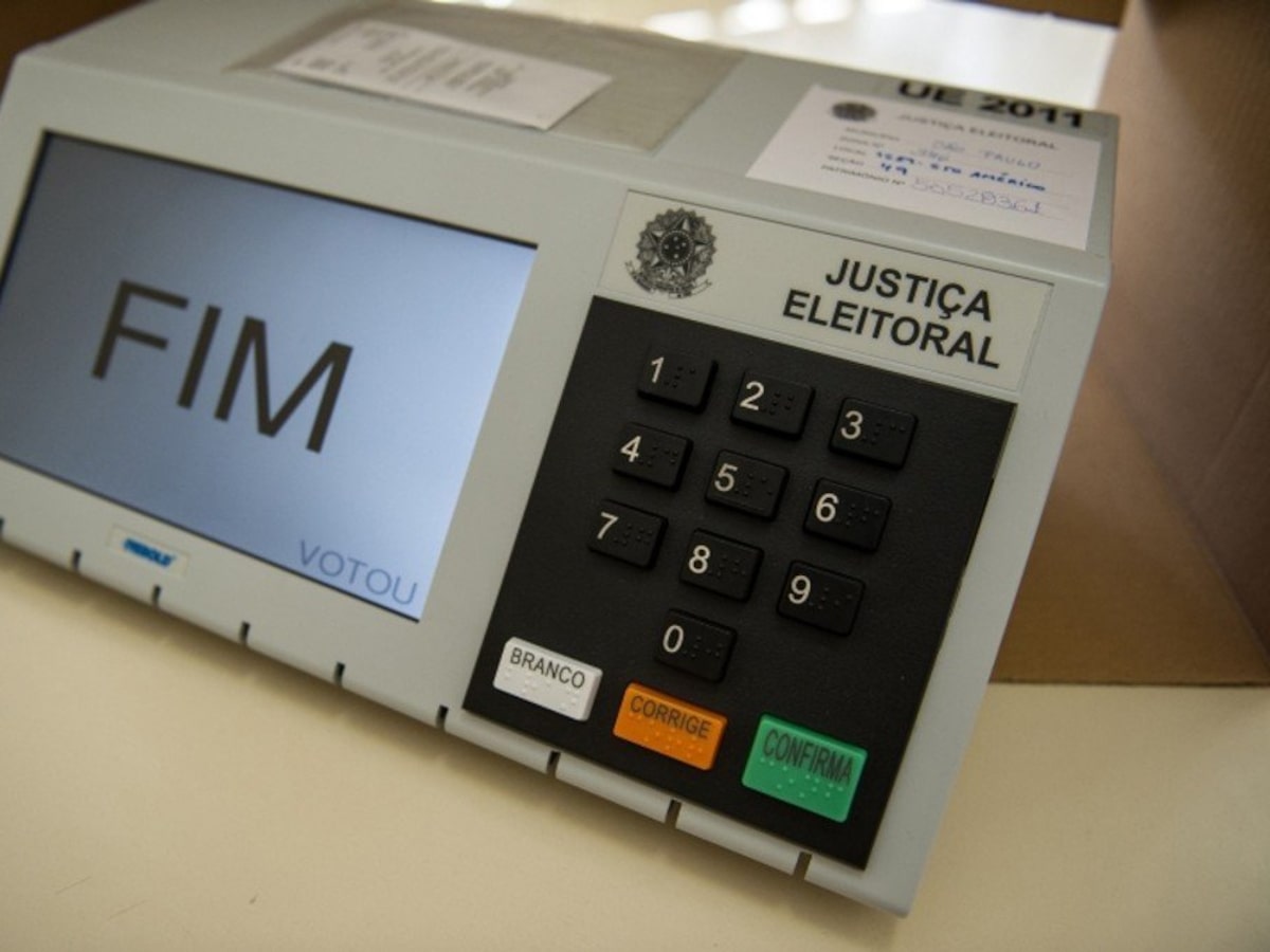 Eleitores devem pagar multa caso não justifiquem ausência no 1º turno; saiba prazos