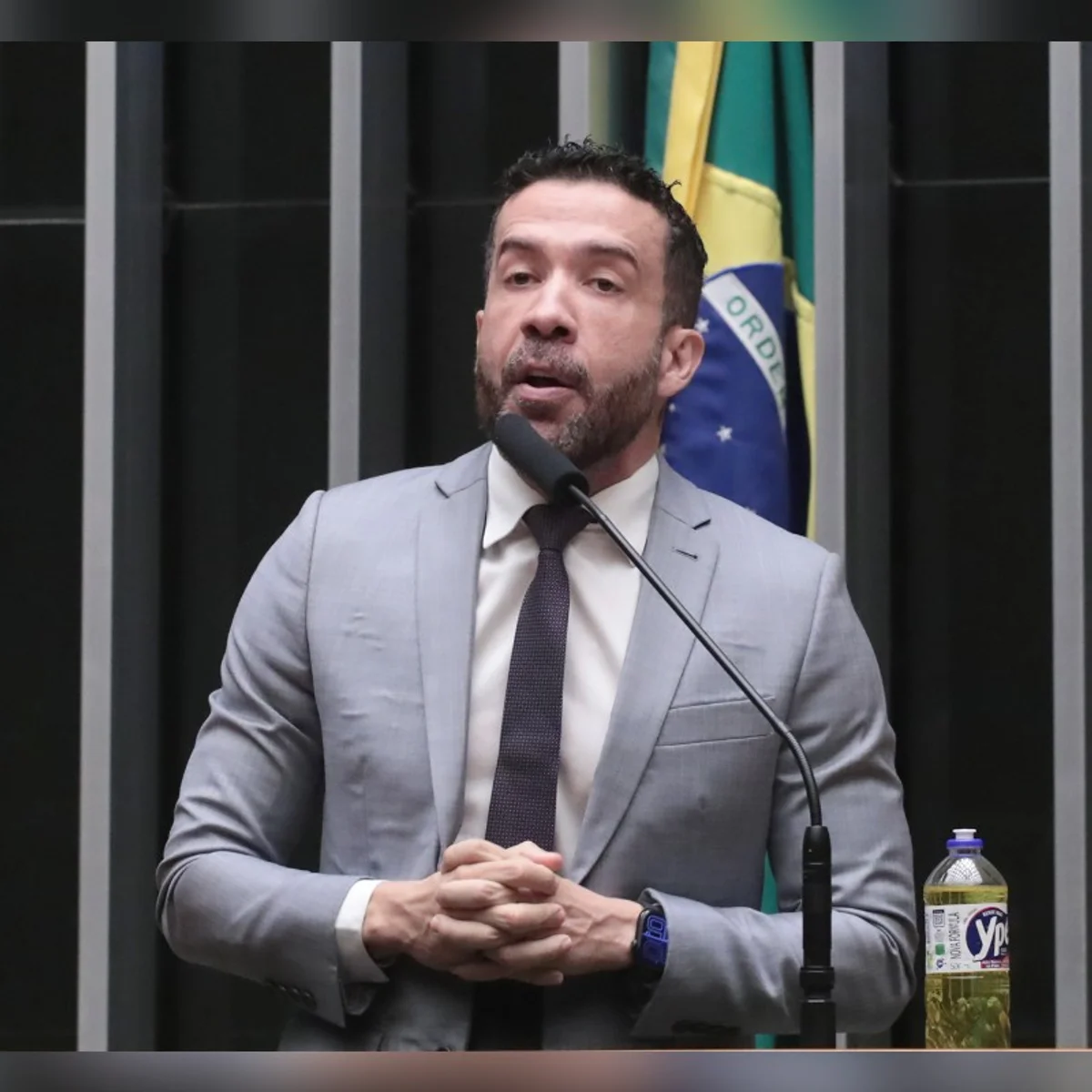 Janones reage à suspensão do "Exército do Lula": "Vamos reverter"