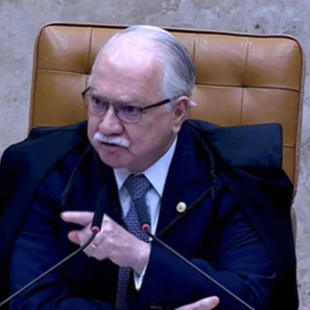 Coordenador de Flávio e líder do governo Lula se reúnem com Fachin nesta 3ª