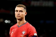 Imagem da matéria: Cristiano Ronaldo pede desculpa aos torcedores e companheiros de Portugal