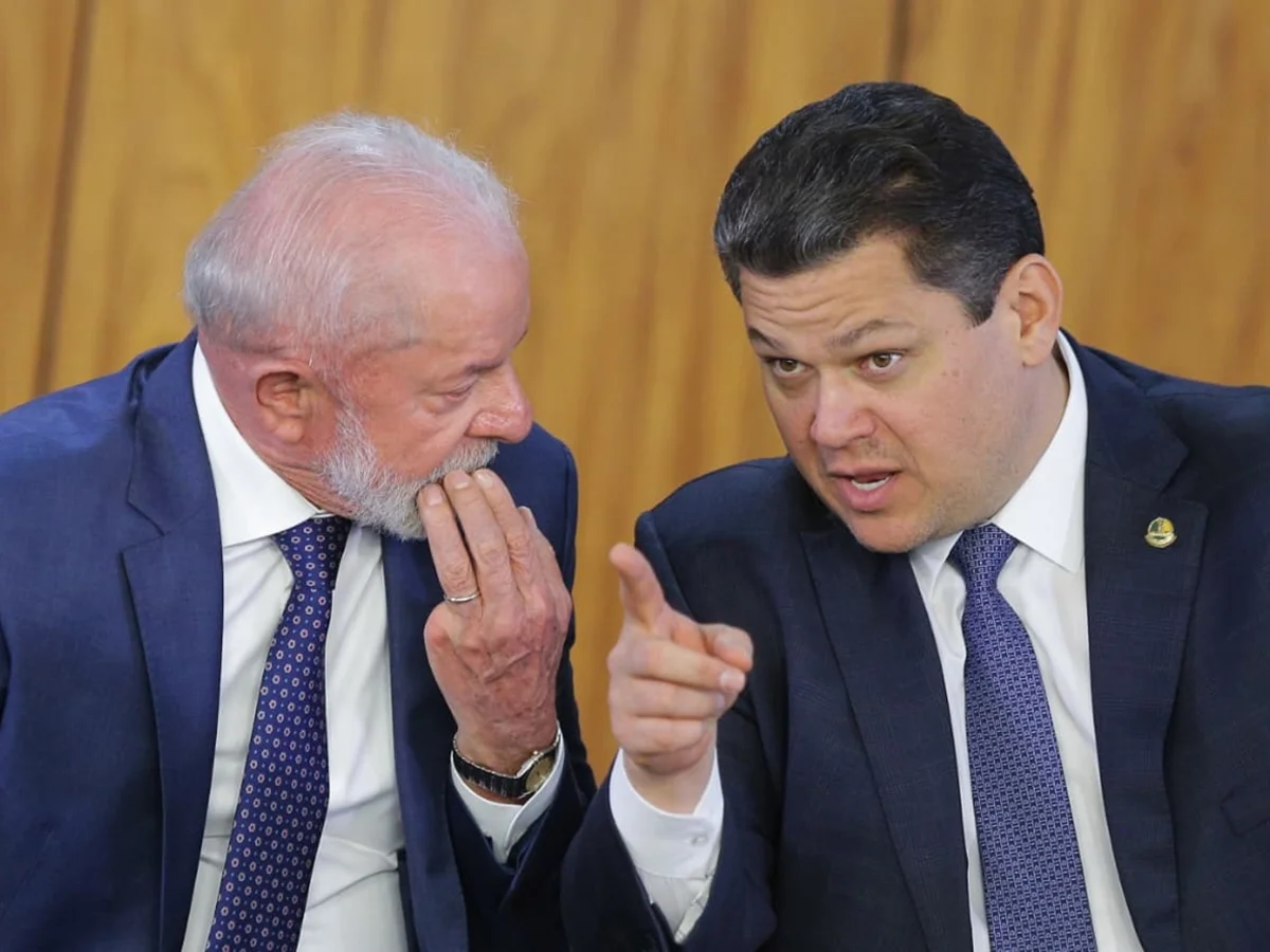Alcolumbre diz ter assinaturas para acelerar 6x1 e indica votar tudo na 4ª