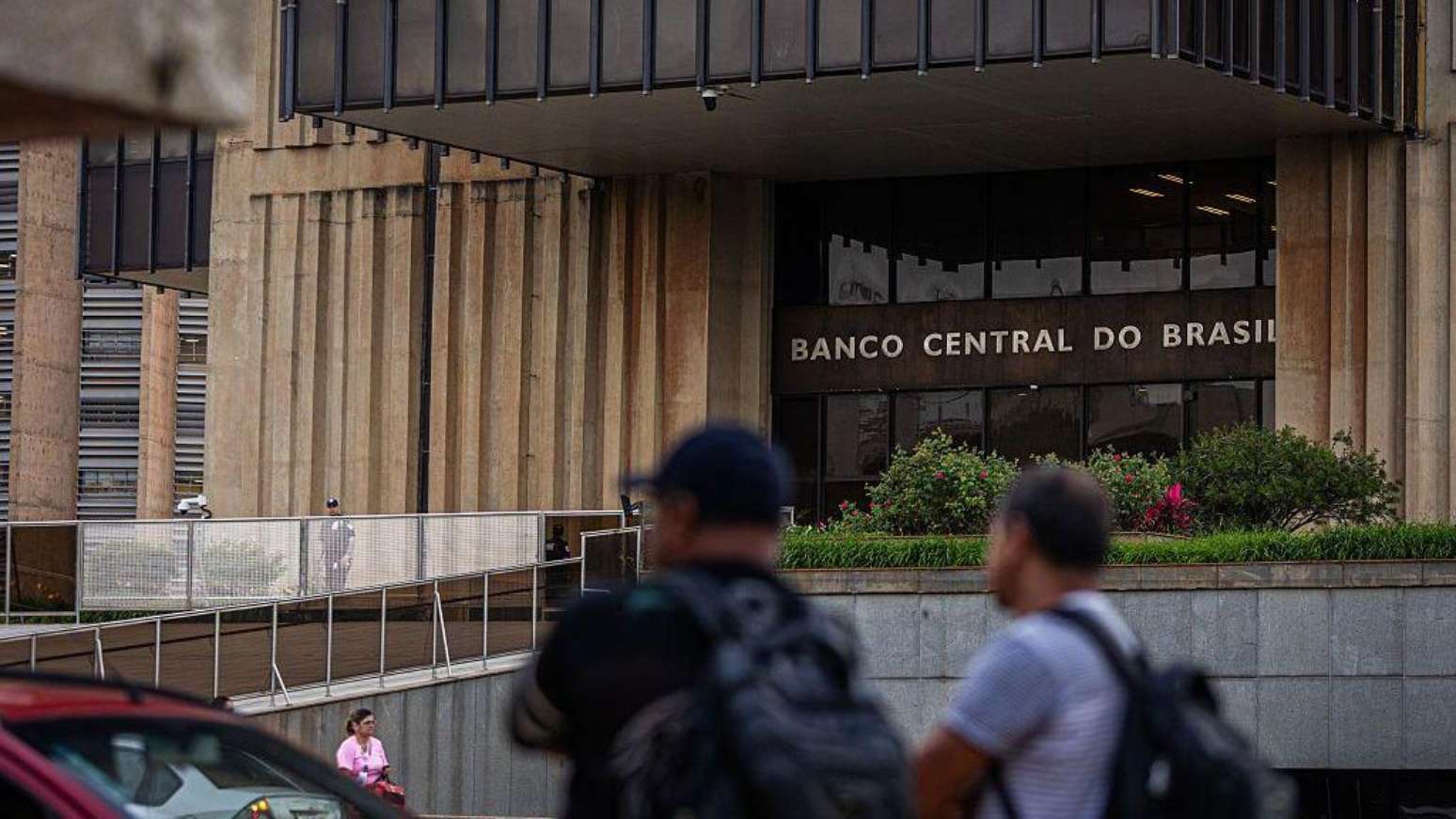 É preciso reduzir a taxa de crescimento real do gasto primário do governo para que os juros reais da economia brasileira caiam, diz pesquisador do Ibre FGV