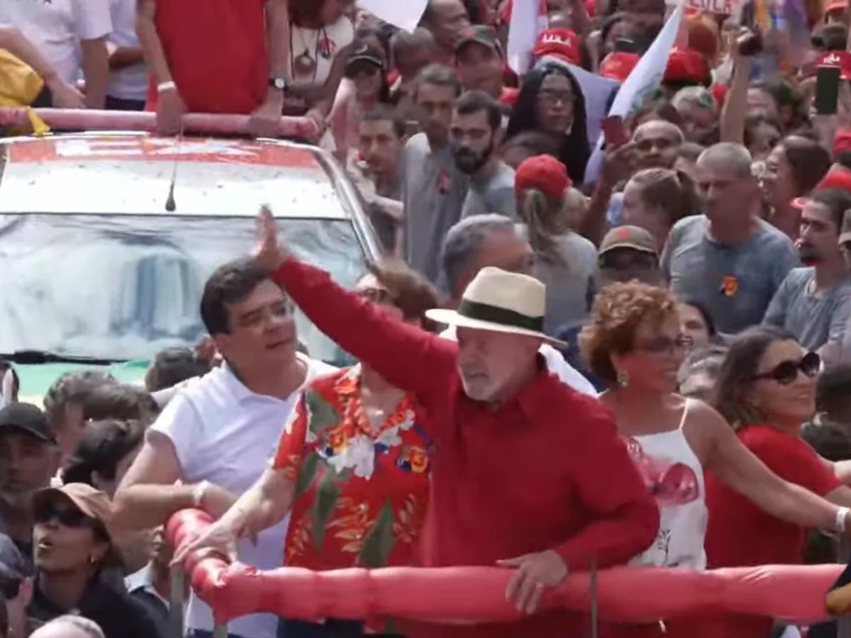 "Nessa cidade não sabemos o que é derrota", diz Lula em Juiz de Fora