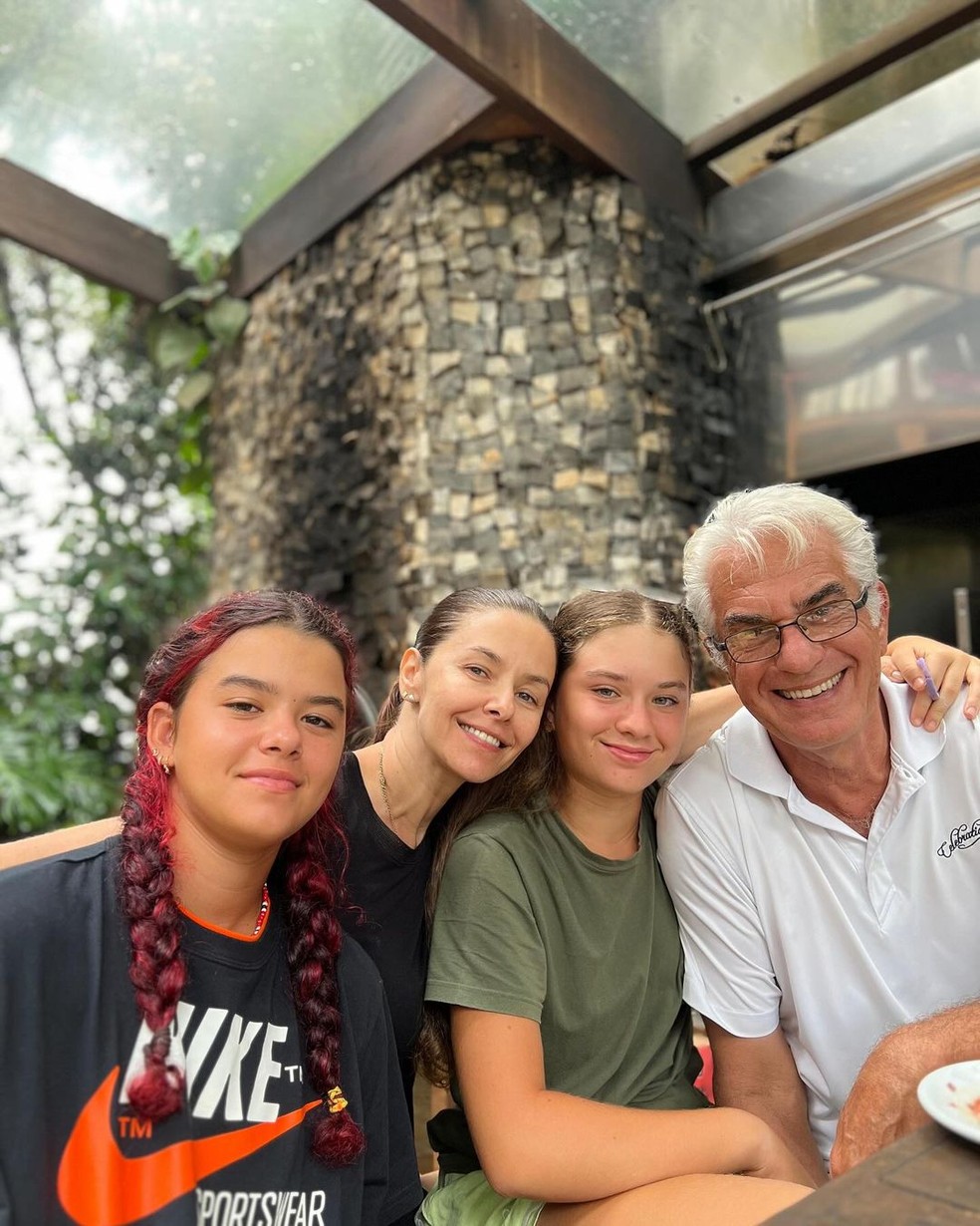 Bianca Rinaldi completa 52 anos: conheça o motivo da atriz ter deixado o Rio de Janeiro para viver com a família no interior de SP