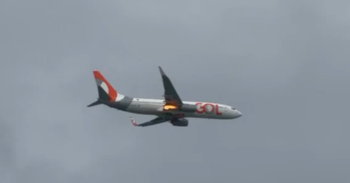 Motor de avião da Gol pega fogo após colisão com pássaro em Recife (PE); aeronave deu voltas em círculos antes de pousar
