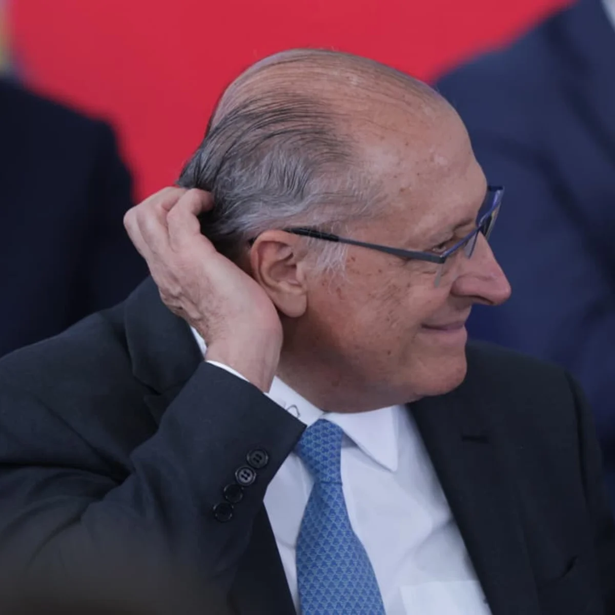 Ministros de Lula se reúnem para discutir estratégias após 1º turno