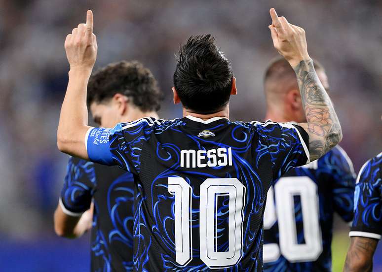 Argentina vai aposentar a camisa 10 de Messi? Entenda como homenagem esbarra em regra da Fifa