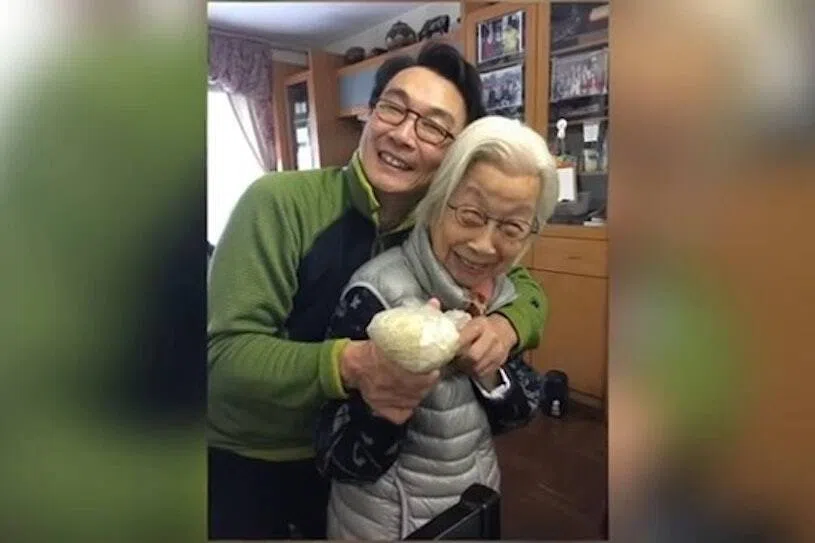 自剖母子情“不容被曲解” 刘松仁：我不孝顺是母亲包容