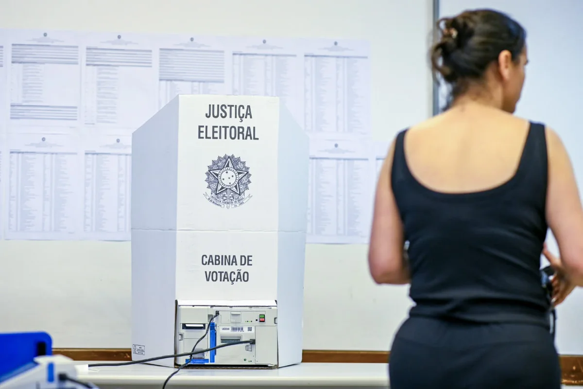 Real Time: 40% dos que se abstiveram no 1º turno não votarão no 2º
