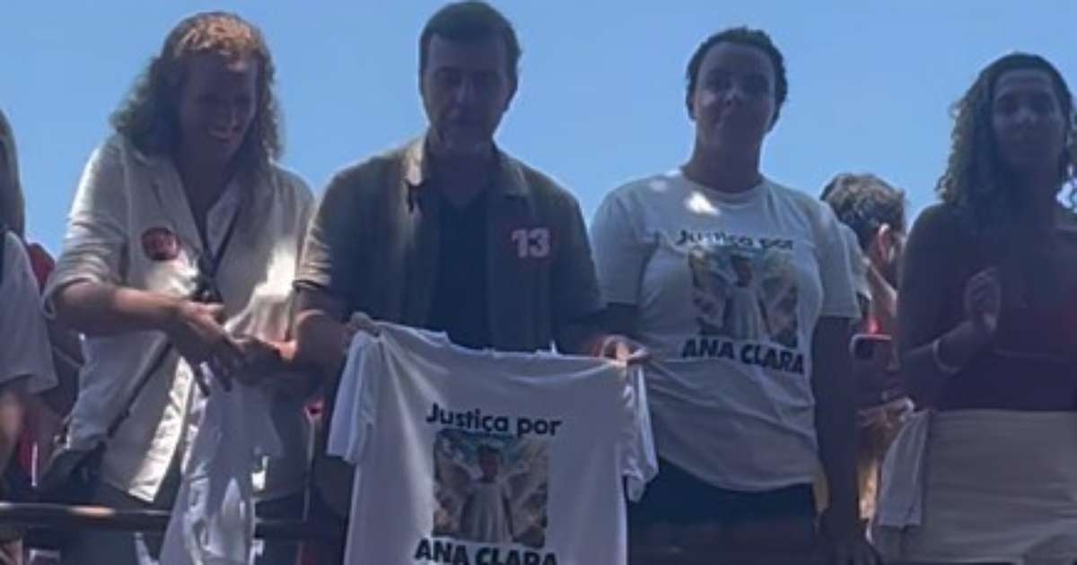 Após confrontar Flávio em debate, mãe de Ana Clara acompanha Lula em Copacabana