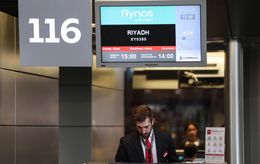 Des vols annulés à l’aéroport de Riyad après une série d’explosions