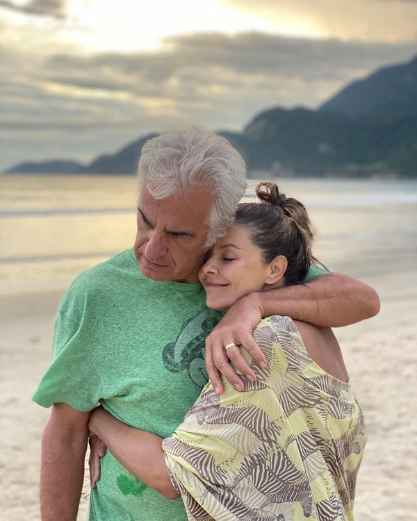 Bianca Rinaldi completa 52 anos: conheça o motivo da atriz ter deixado o Rio de Janeiro para viver com a família no interior de SP